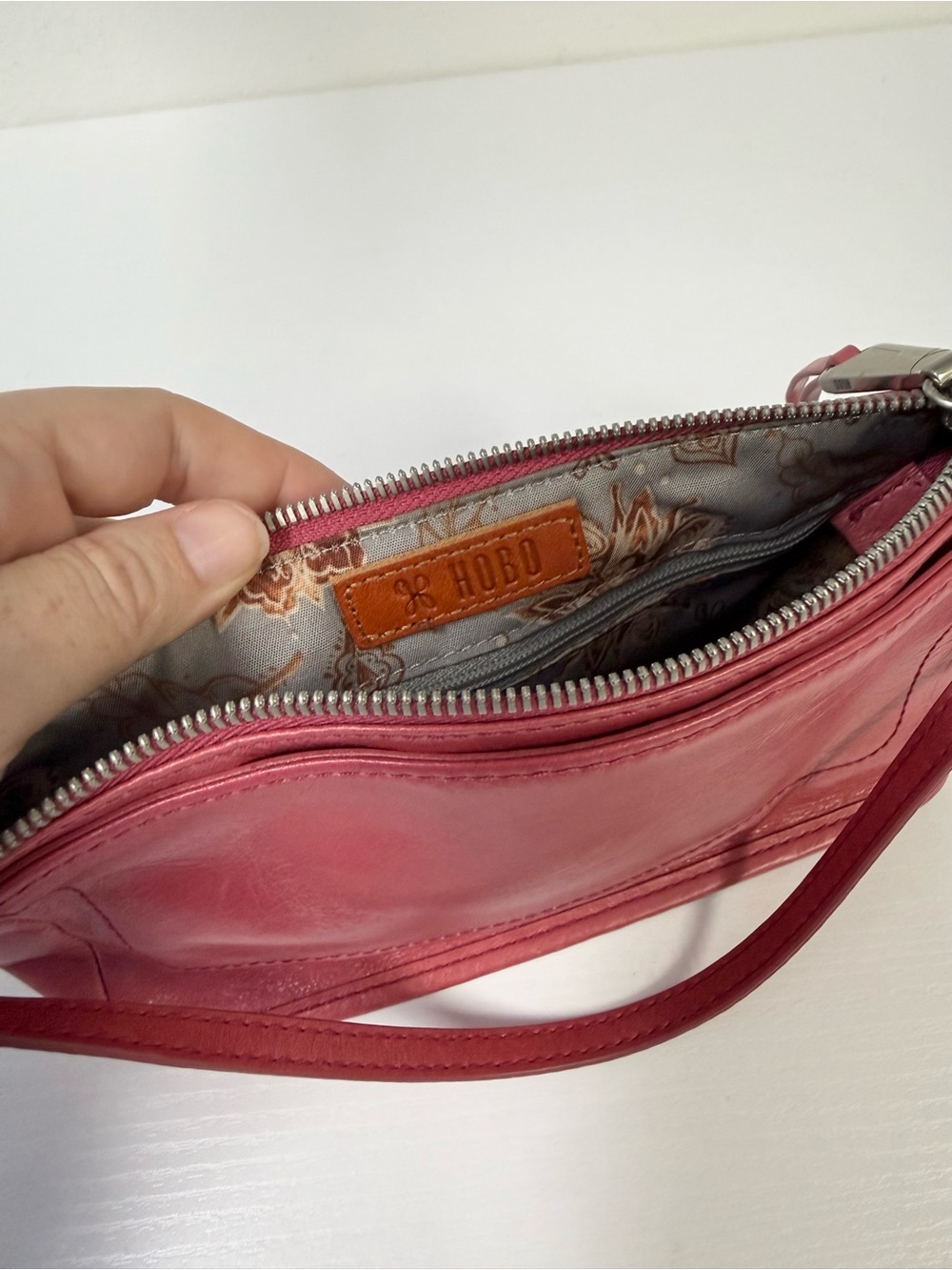 Hobo Cadence Convertible Leather Crossbody Bag in Berry Pink - Picture 5 of 6